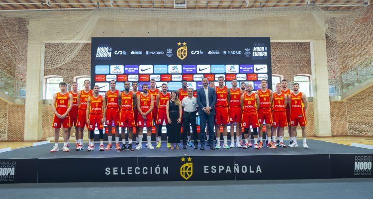  Miranda en la presentación de la selección española de baloncesto