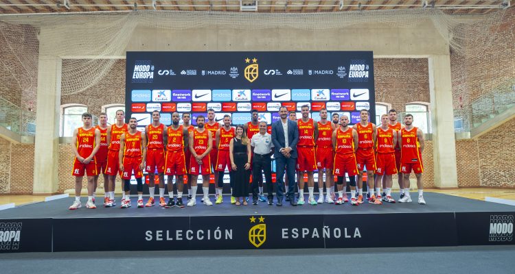  Miranda en la presentación de la selección española de baloncesto
