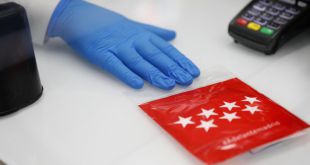 Sanidad notifica un brote de COVID-19 con 5 casos en un entorno laboral en Madrid capital