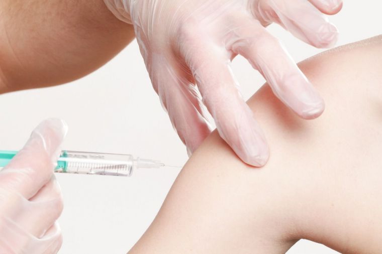 La Comunidad de Madrid adquiere 340.000 dosis de vacunas frente al neumococo