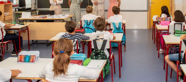 La Comunidad de Madrid contratará casi 11.000 profesores, hará test COVID-19 a los docentes y un estudio serológico a alumnos y colectivos de riesgo