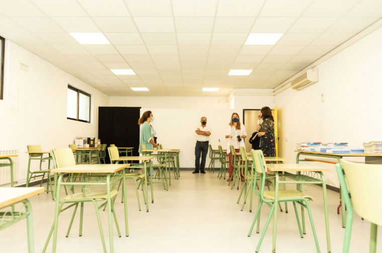 La Comunidad de Madrid invierte 13,3 millones para instalar más de un centenar de aulas adicionales