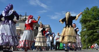 Los bailes tradicionales y el flamenco, presentes en las actividades de la Comunidad con motivo de la festividad de la Hispanidad
