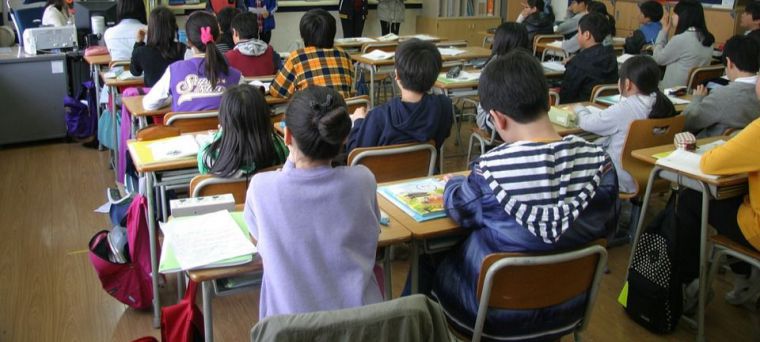 La Comunidad aplaza hasta el miércoles la vuelta al colegio tras la petición de ayuntamientos y habilita 3 días en junio para reforzar la presencialidad