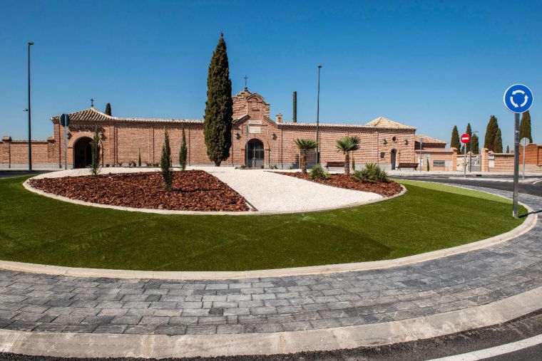 Líneas de autobuses para acceder a los cementerios con motivo del Día de Todos los Santos