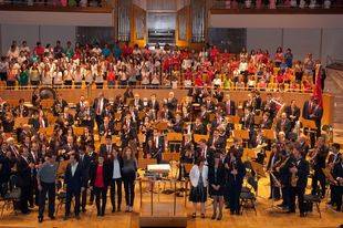 Casi 300 escolares cantan en Pozuelo por Navidad