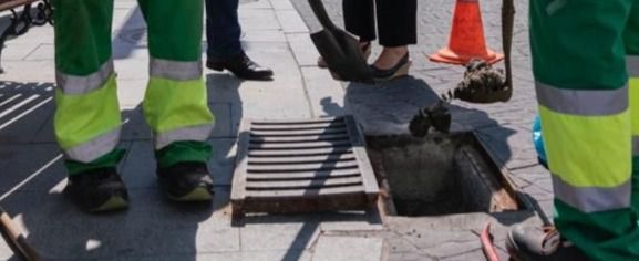 Dispositivo especial de limpieza de imbornales en las calles de Pozuelo de Alarcón