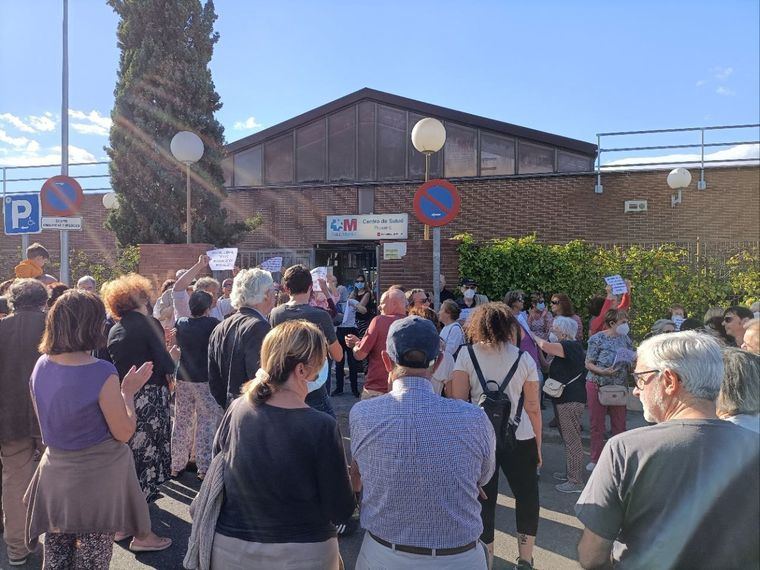 Somos Pozuelo y PSOE animan a asistir a la concentración en defensa de la sanidad pública de este jueves 2 de febrero