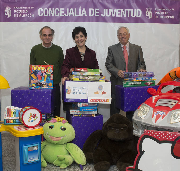 Más de 300 cajas de juguetes con destino a Pozuelo, Perú y República Dominicana