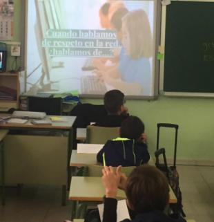 Cerca de 115 alumnos de Secundaria se forman para sensibilizar a los de Primaria sobre el uso responsable de las nuevas tecnología