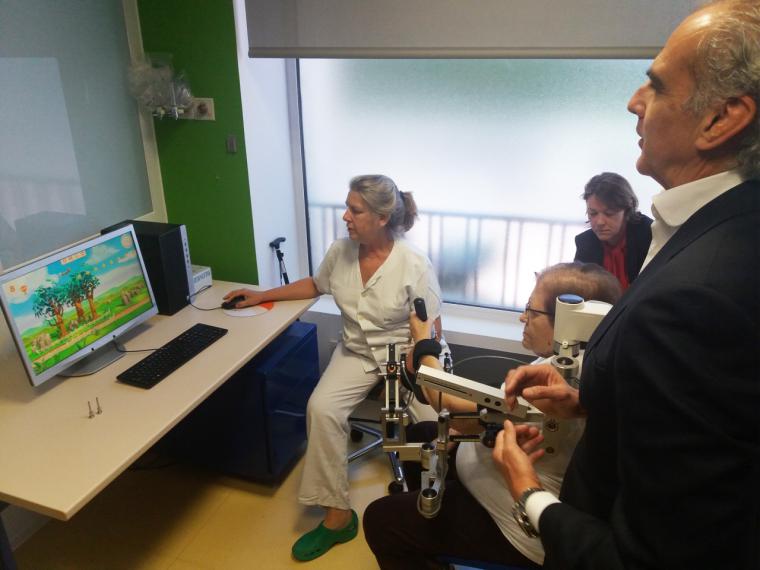 La Comunidad incorpora un robot para la rehabilitación en el Hospital de Guadarrama