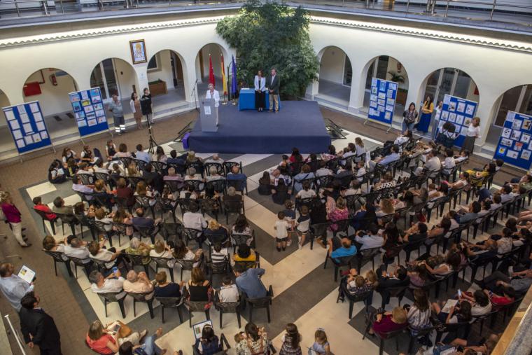 El Ayuntamiento premia el talento de los alumnos de Primaria en el Concurso Escolar de Poesía, Ilustración y Declamación Gerardo Diego