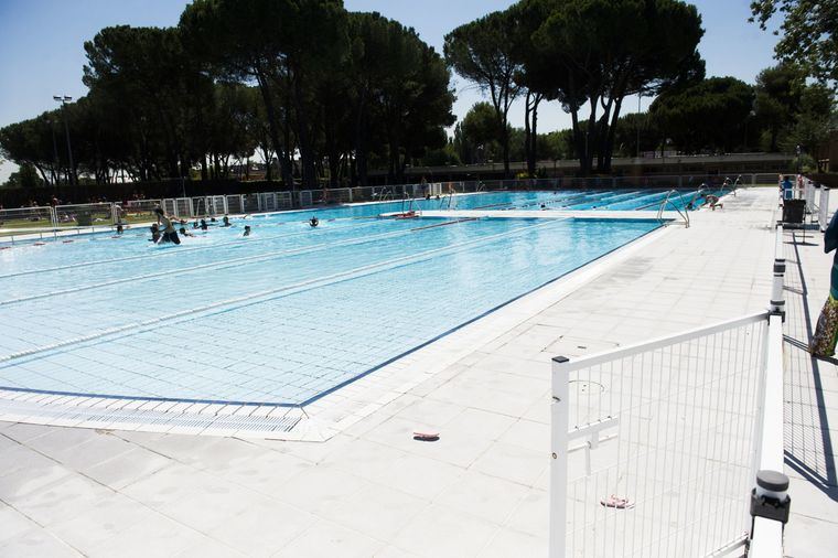 La piscina de verano del polideportivo Carlos Ruiz de Pozuelo de Alarcón abre su temporada de baño el próximo sábado 15 de junio