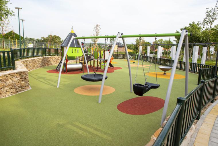Pozuelo de Alarcón estrena un nuevo parque con más de 3.500 m2, una gran área infantil y un arroyo artificial