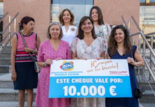 La alcaldesa acompaña a la Asociación de Comerciantes Pozuelo Calidad en la entrega de los 10.000 euros de premios de la campaña de Primavera-Verano