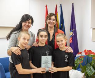 La alcaldesa recibe al equipo de Pozuelo que se proclamó campeón de España Alevín de Gimnasia Artística