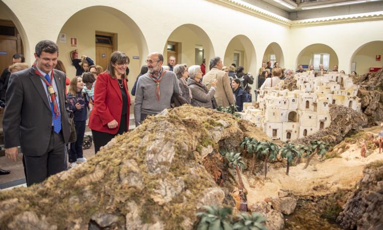 El Patio de Segovia del Ayuntamiento de Pozuelo de Alarcón acoge un gran belén de 85 metros cuadrados y 450 figura