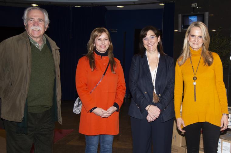 La alcaldesa Susana Pérez Quislant entrega el “I Premio de Novela Histórica de Pozuelo de Alarcón” al escritor José Zoilo por su obra “El alano”