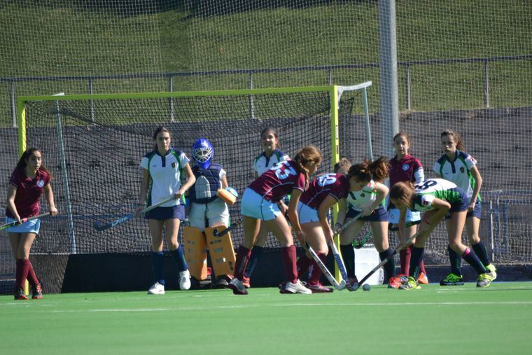 Pozuelo Verde: El equipo cadete femenino del Club Hockey Pozuelo crece día a día