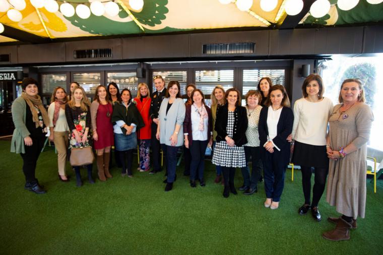 Políticas, educadoras, empresarias y juristas de Pozuelo comparten experiencias sobre su liderazgo en un encuentro con motivo del Día de la Mujer