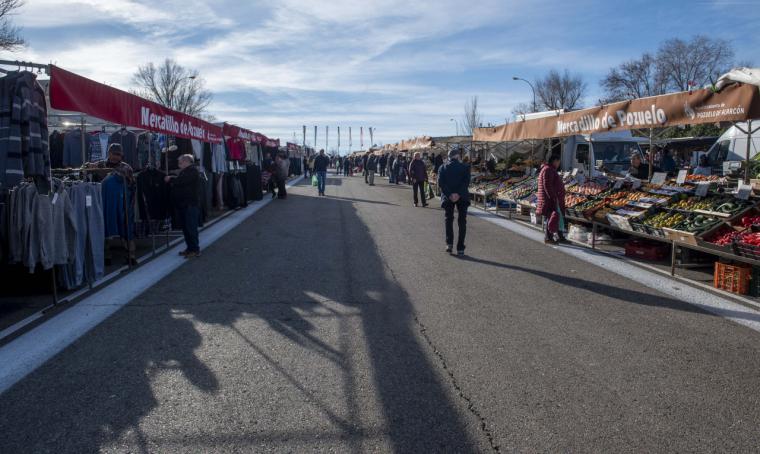 El mercadillo municipal de Pozuelo de Alarcón reabre hoy sábado con menos puestos y medidas especiales