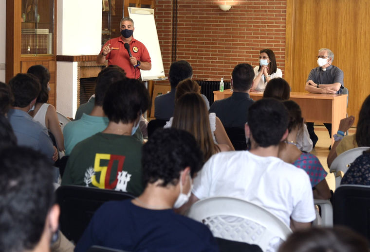 Pozuelo de Alarcón conciencia a los jóvenes sobre el uso de las mascarillas como medida de prevención ante la Covid-19