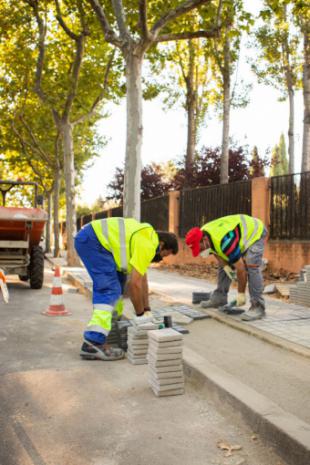 El Ayuntamiento invierte cerca de un millón y medio de euros en la mejora del alumbrado público en varias zonas de la ciudad