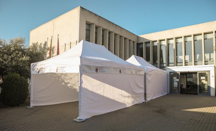 El Ayuntamiento instala una carpa en el Centro de Salud Pozuelo- Somosaguas