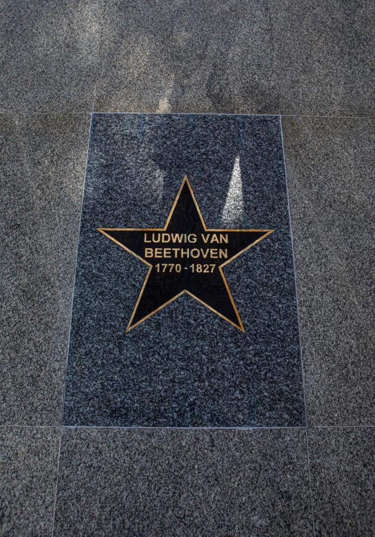 Beethoven, nueva estrella en el Paseo de la Fama de la Escuela Municipal de Música y Danza de Pozuelo de Alarcón