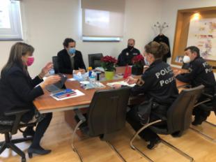 La Policía Municipal refuerza su presencia en las calles y en los lugares con mayor afluencia de público por la Navidad