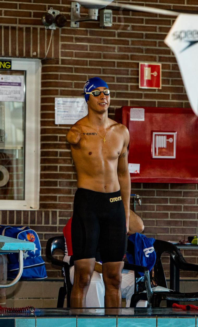 El Club de Natación de Pozuelo celebra su “Trofeo de Navidad” en el polideportivo municipal El Torreón