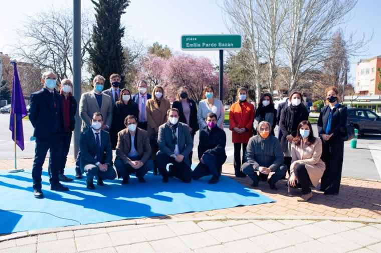 Inaugurada la plaza que Pozuelo dedica a la escritora Emilia Pardo Bazán