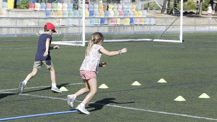 El Gobierno municipal oferta más de 3.500 plazas en los campamentos y colonias de verano para niños y jóvenes