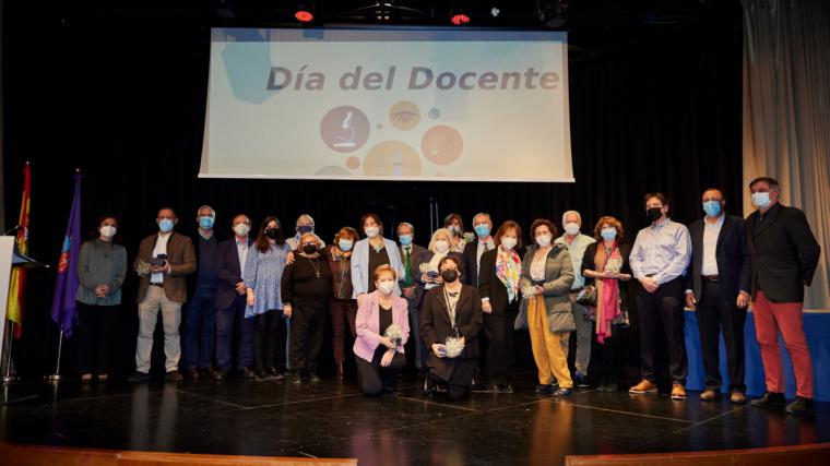 Homenaje en el Día del Docente a los profesores de la ciudad