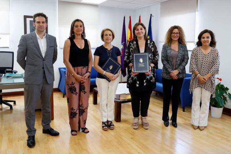 El Ayuntamiento de Pozuelo y el CEU firman un convenio para promover becas para los jóvenes de la localidad