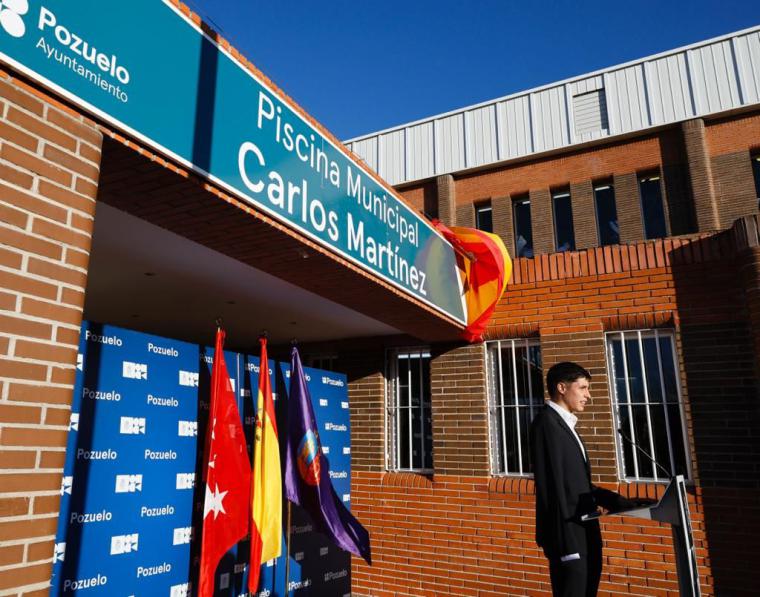 La piscina del polideportivo El Torreón pasa a llamarse Carlos Martínez en honor al nadador pozuelero