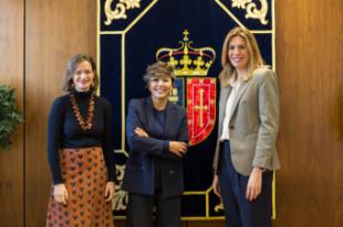 Paloma Tejero felicita a la vecina y periodista Sonsoles Ónega por su Premio Planeta 2023