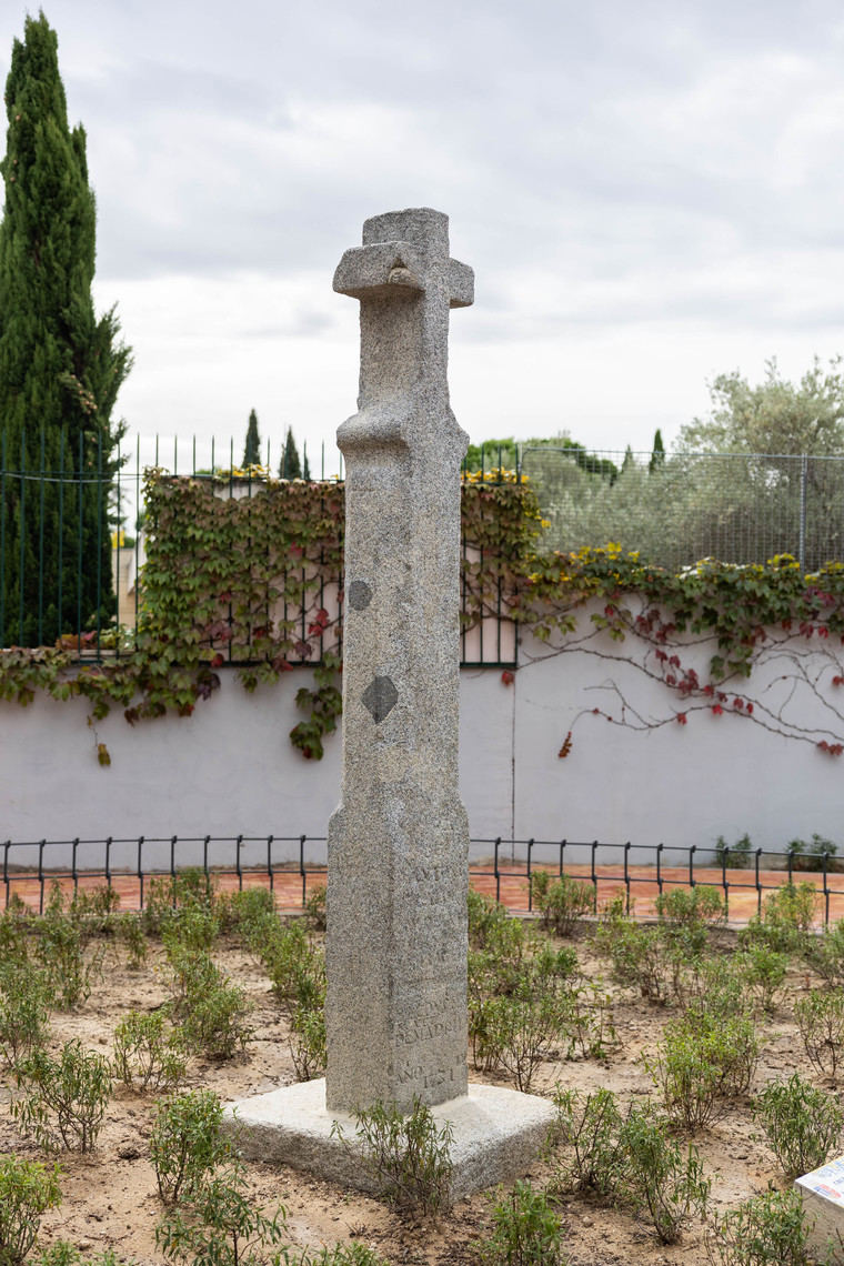 La Cruz de la Atalaya, el monumento más antiguo del municipio, está siendo restaurada por el Ayuntamiento de Pozuelo de Alarcón.