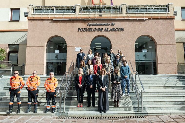 Pozuelo de Alarcón guarda un minuto de silencio por los fallecidos a consecuencia del temporal en Albacete y la Comunidad Valenciana