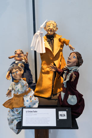 La exposición “El arte del títere” de la compañía La Tartana Teatro se presenta en el Centro Cultural Padre Vallet.