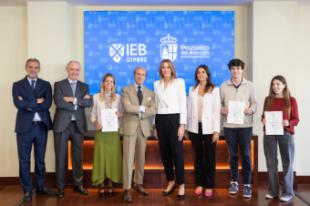 La alcaldesa de Pozuelo, Paloma Tejero, visita el nuevo campus del Instituto de Estudios Bursátiles