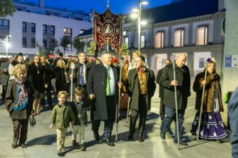Pozuelo de Alarcón rinde homenaje a la Virgen del Rocío con un nuevo monumento en el centro de la ciudad