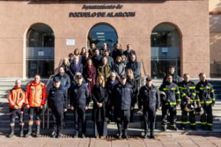 Pozuelo de Alarcón rinde homenaje a las víctimas del accidente de tren en Adamuz con un minuto de silencio