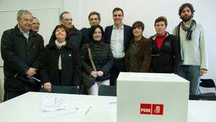 Pedro Sánchez vota su consulta en Pozuelo