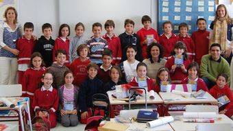 Alumnos de 4º de primaria del hoy CEIPSO Príncipes de Asturias en 2009. Los primeros escritores de la colección CEN con C.