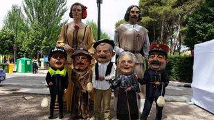 Los cabezudos llegan a Pozuelo el Dia del Niño