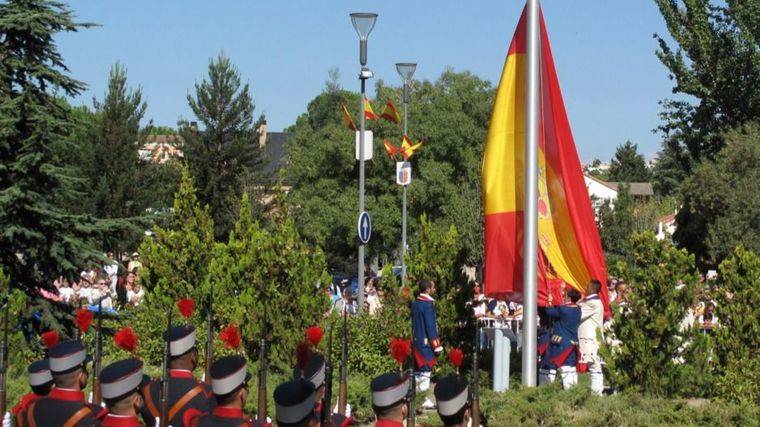 Homenaje a la bandera de España en Pozuelo