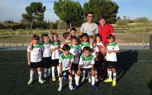 El equipo prebenjamín A del C.F. Pozuelo con Cristiano Ronaldo en el Valle de las Cañas. Pozuelo de Alarcón.