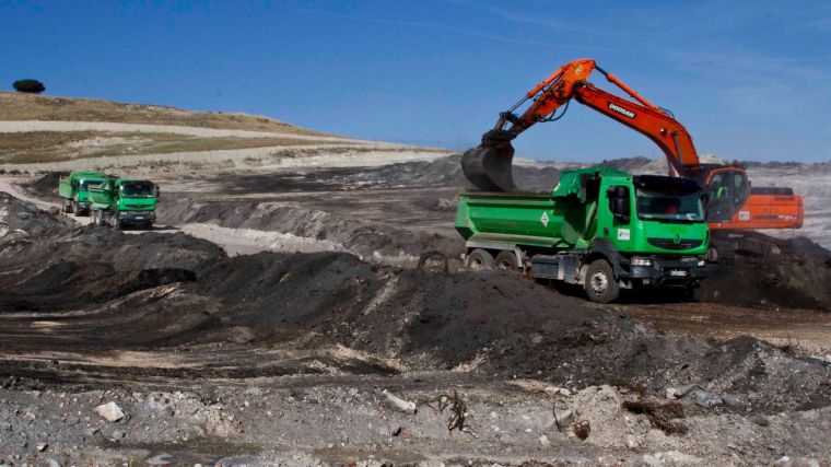 Última fase de limpieza en el vertedero de Seseña