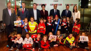 La alcaldesa de Pozuelo visita los Talleres 112